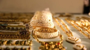 ارتفاع مفاجئ.. أسعار الذهب تسجل مستويات قياسية جديدة بتعاملات الثلاثاء 6 يناير 2026